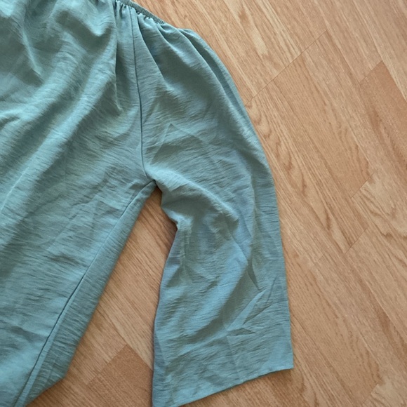 CBRAND Off the Shoulder Top - Picture 3 of 3